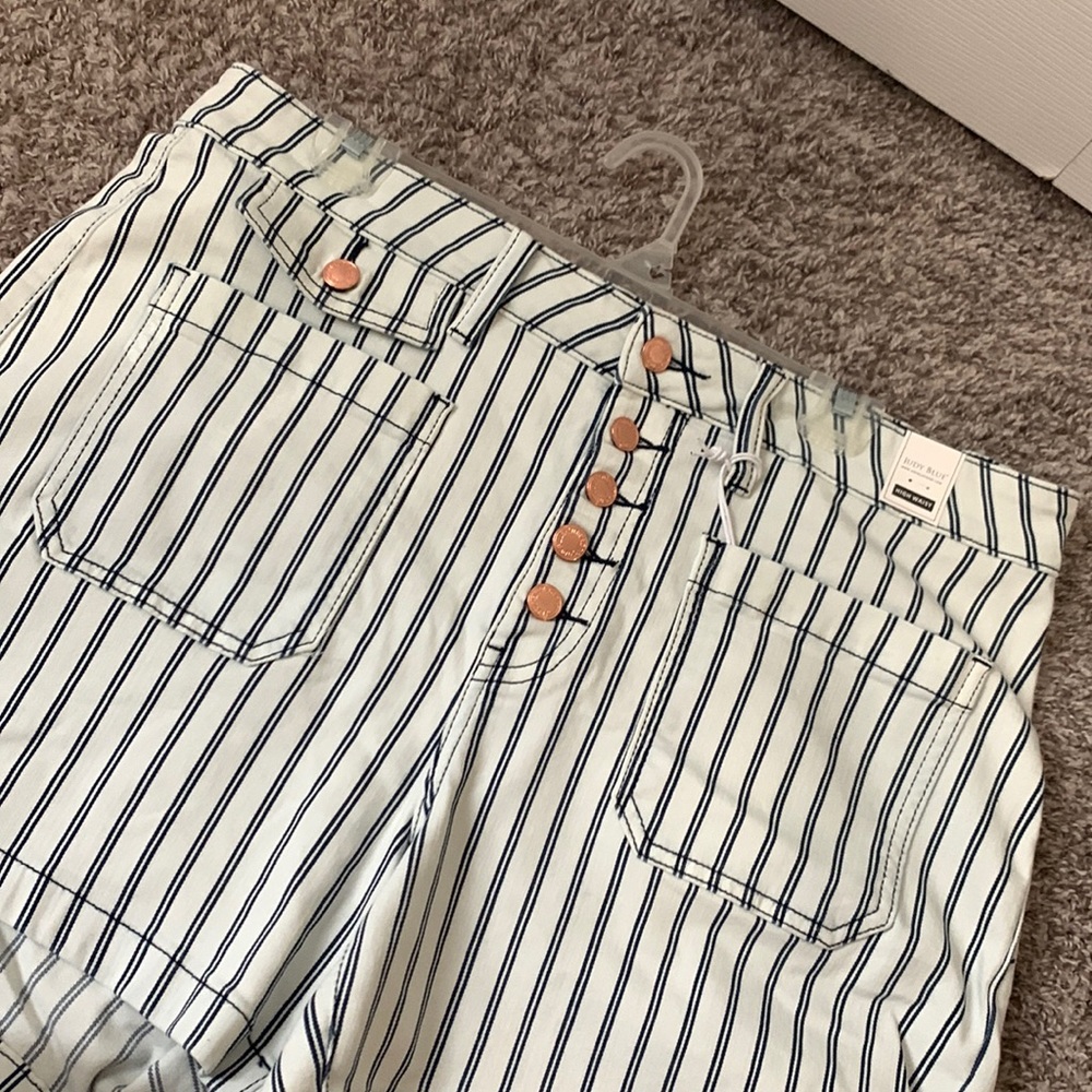 Judy blue pin stripe high waisted shorts 🇺🇸